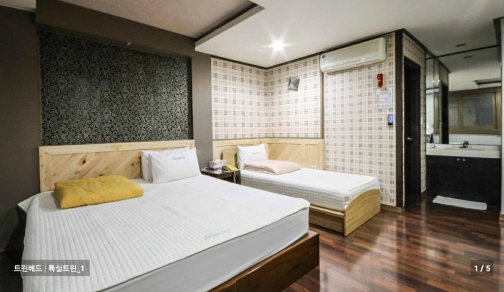 Sky Hotel Changwon Exterior foto